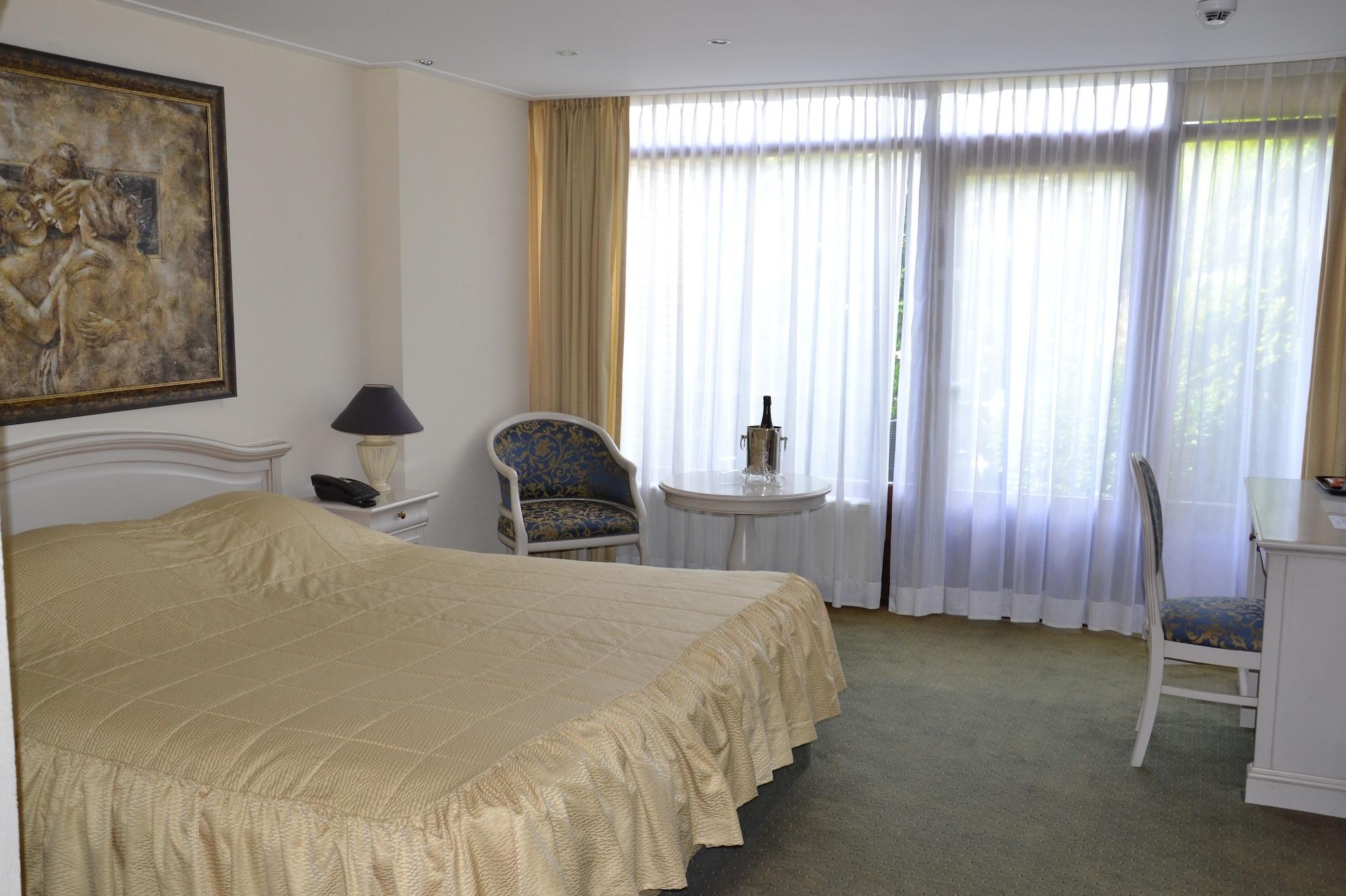 Fletcher Hotel - Restaurant Heiloo Bagian luar foto
